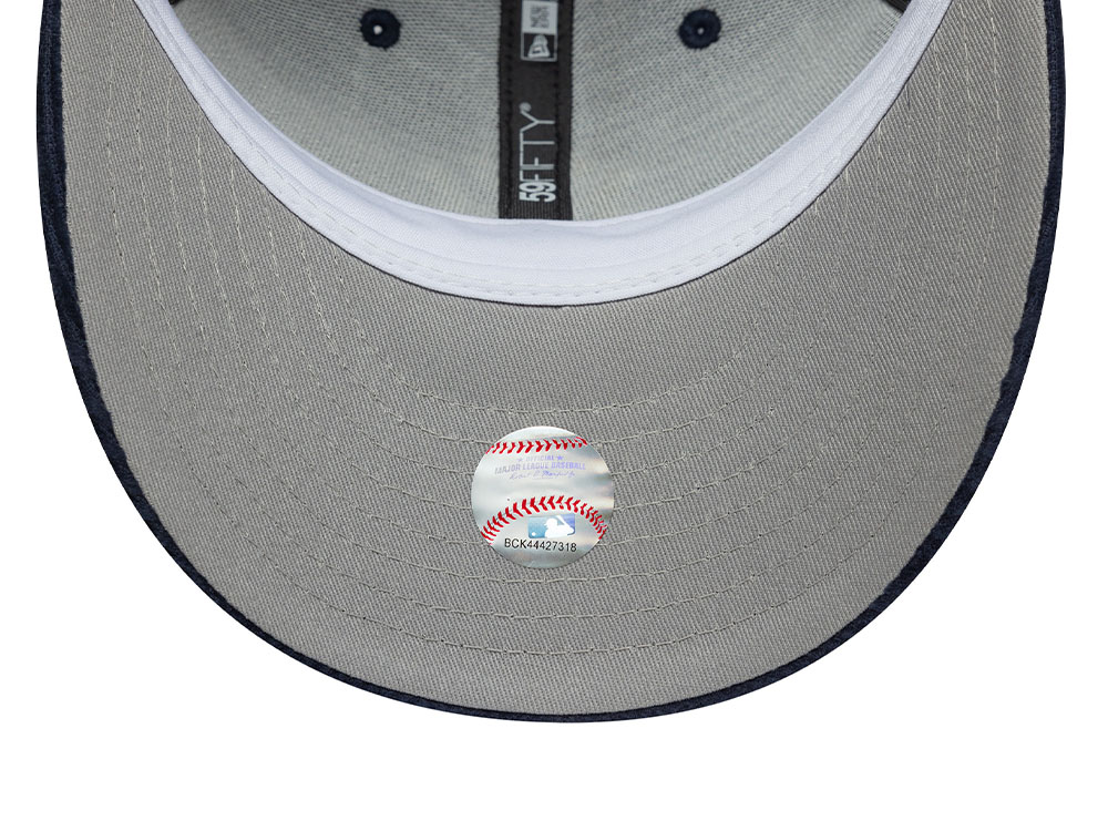 New Era New York Yankees Corduroy Navy Prime Dogear Edition 59Fifty Dogear Fitted Cap