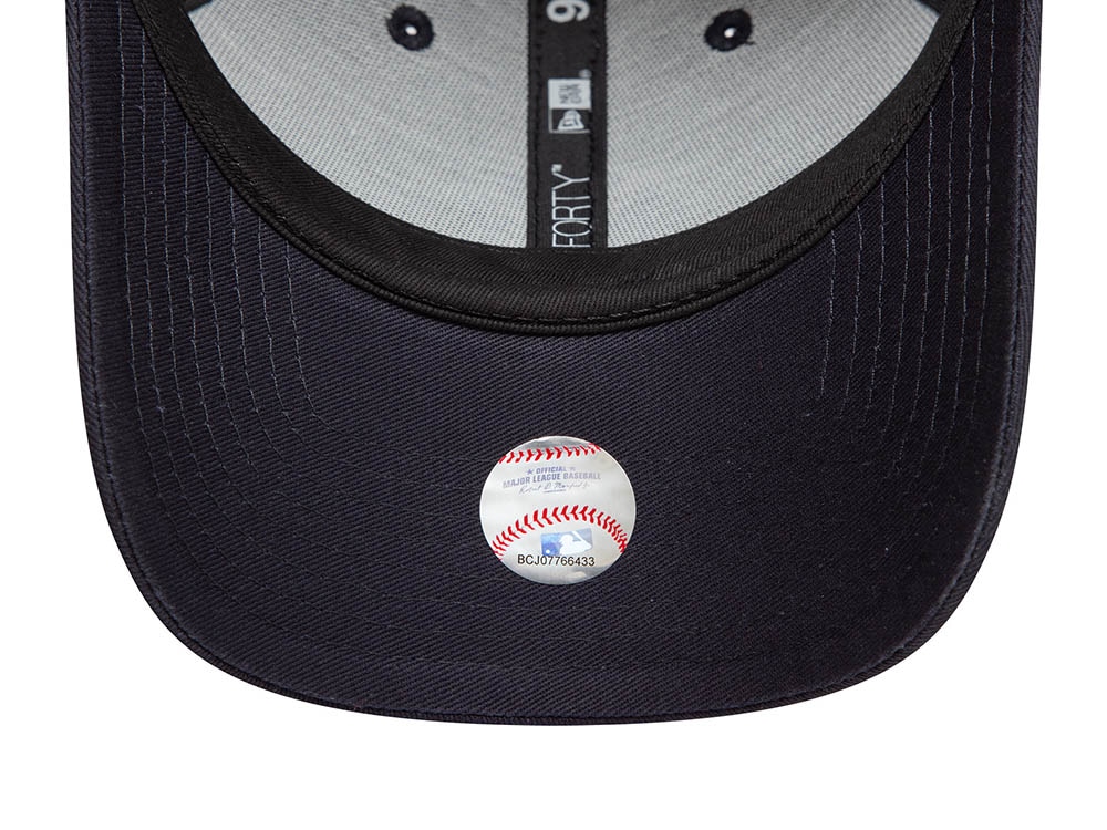 New Era New York Yankees MLB Patch Navy 9Forty Strapback Cap