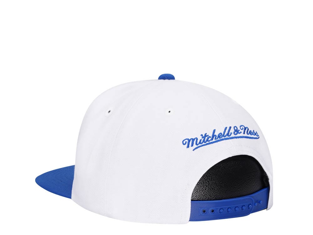 Mitchell & Ness Montreal Canadiens Vintage Sharktooth Snapback Cap